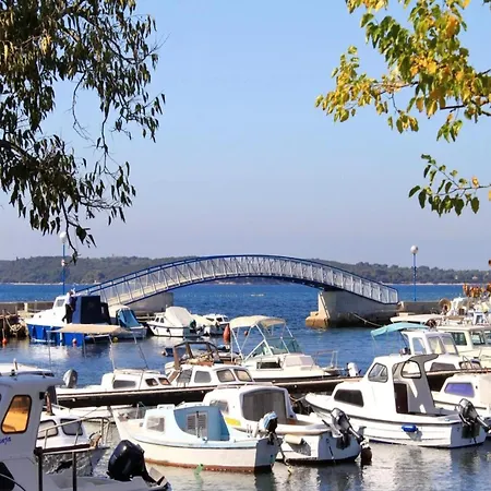 Welcoming With Shared Pool *