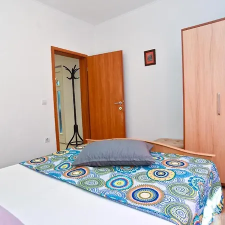 Welcoming With Shared Pool Apartment *