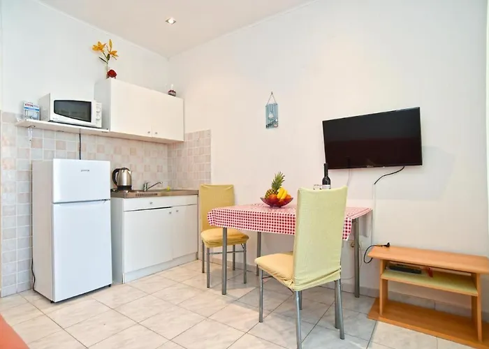 Welcoming With Shared Pool Διαμέρισμα Valbandon