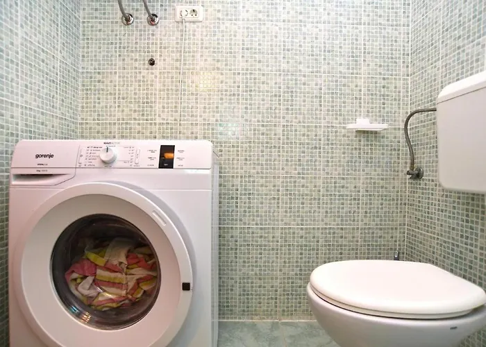 Welcoming With Shared Pool * Valbandon